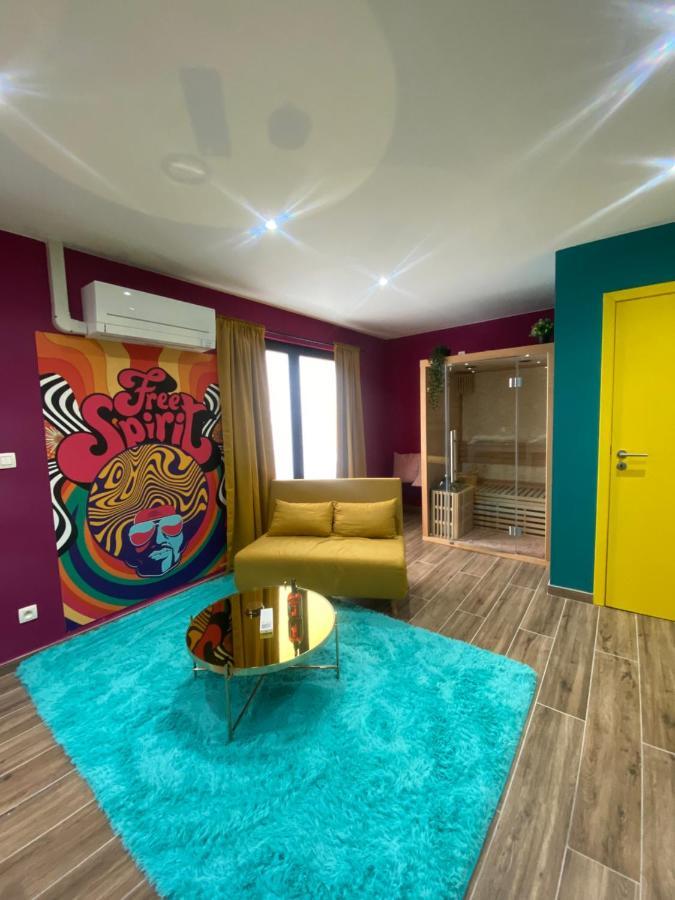 Capsule Groovy-Jacuzzi-Sauna-Billard-Netflix- Nintendo Switch & Jeux Mons Exterior foto